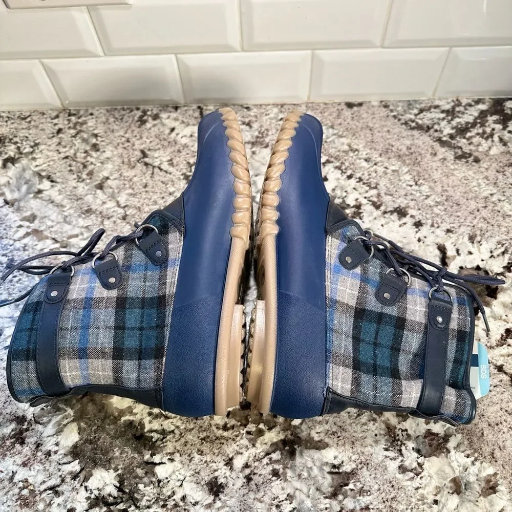 Baretraps Duck Boots Size 11 NWT